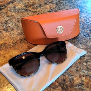 Tory Burch Sunglasses 🕶️😎